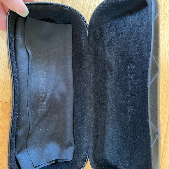 Chanel white quilted sunglasses - Picture 7 of 8